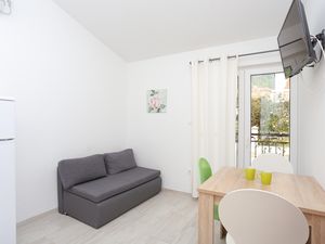 23932895-Ferienwohnung-3-Omiš-300x225-2