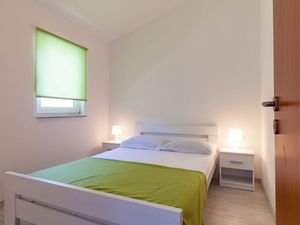 23932895-Ferienwohnung-3-Omiš-300x225-4