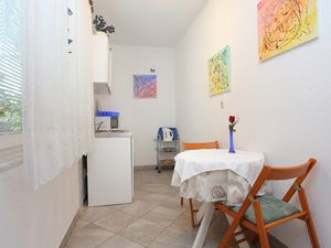 23933822-Ferienwohnung-5-Omiš-300x225-1