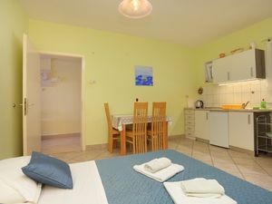 23933823-Ferienwohnung-5-Omiš-300x225-3