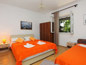 23933823-Ferienwohnung-5-Omiš-300x225-5