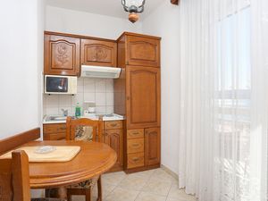 23927055-Ferienwohnung-2-Omiš-300x225-2