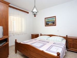 23927057-Ferienwohnung-4-Omiš-300x225-5