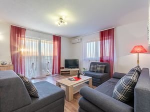 23933518-Ferienwohnung-6-Omiš-300x225-1