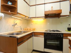 23926415-Ferienwohnung-4-Omiš-300x225-5