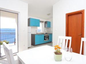 23932893-Ferienwohnung-6-Omiš-300x225-4