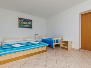 23926976-Ferienwohnung-5-Omiš-300x225-3