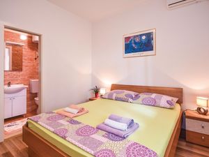 23720187-Ferienwohnung-6-Omiš-300x225-3