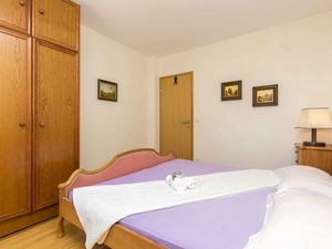 24030898-Ferienwohnung-4-Omiš-300x225-4