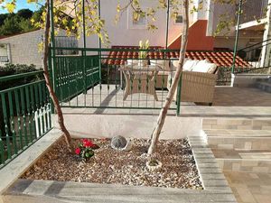 24034005-Ferienwohnung-3-Omiš-300x225-5