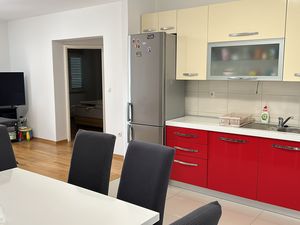 24044254-Ferienwohnung-6-Omiš-300x225-2