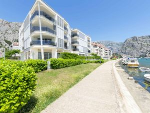 24056962-Ferienwohnung-4-Omiš-300x225-5