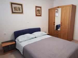 24058175-Ferienwohnung-4-Omiš-300x225-5