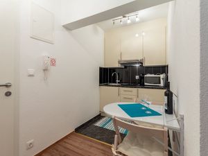 24058558-Ferienwohnung-3-Omiš-300x225-2