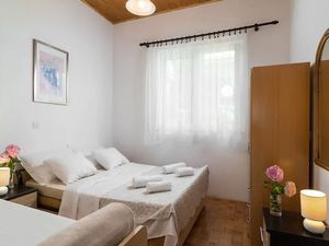 24058787-Ferienwohnung-4-Omiš-300x225-4