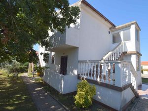 23780963-Ferienwohnung-4-Omišalj-300x225-2