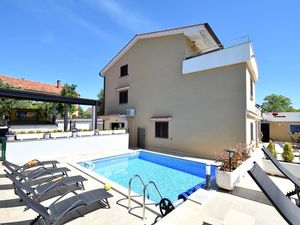 23769357-Ferienwohnung-4-Omišalj-300x225-0