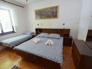 19163025-Ferienwohnung-8-Omišalj-300x225-2