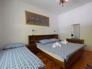 19163025-Ferienwohnung-8-Omišalj-300x225-3