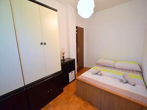 19163025-Ferienwohnung-8-Omišalj-300x225-5