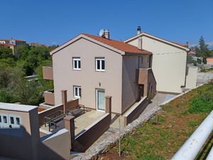 22215583-Ferienwohnung-4-Omišalj-300x225-0