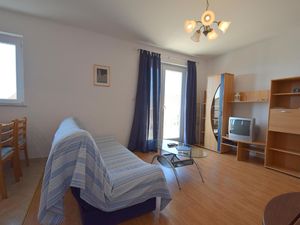 22215559-Ferienwohnung-4-Omišalj-300x225-5