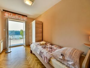 23840625-Ferienwohnung-5-Omišalj-300x225-1