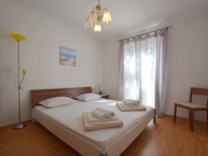 23934316-Ferienwohnung-3-Omišalj-300x225-4