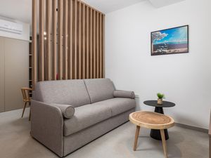 24018370-Ferienwohnung-4-Omišalj-300x225-2