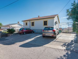 23736565-Ferienwohnung-2-Omišalj-300x225-4