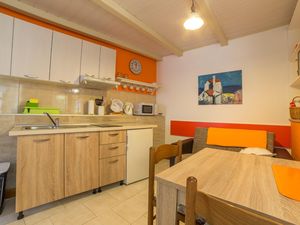 22452465-Ferienwohnung-2-Opatija-300x225-2