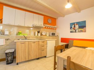 22452465-Ferienwohnung-2-Opatija-300x225-3