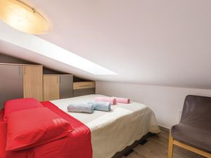 23726687-Ferienwohnung-2-Opatija-300x225-3