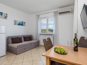 23728180-Ferienwohnung-4-Opatija-300x225-3