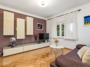 23742775-Ferienwohnung-4-Opatija-300x225-1