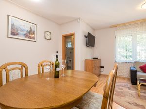 23746936-Ferienwohnung-4-Opatija-300x225-5