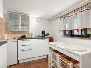 23749004-Ferienwohnung-2-Opatija-300x225-5