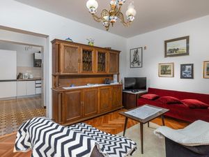 24001325-Ferienwohnung-4-Opatija-300x225-2