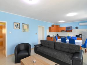 19379476-Ferienwohnung-6-Opatija-300x225-4