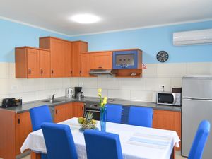 19379476-Ferienwohnung-6-Opatija-300x225-5