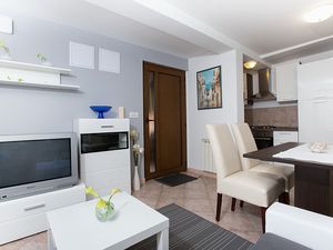 23929939-Ferienwohnung-3-Opatija-300x225-2