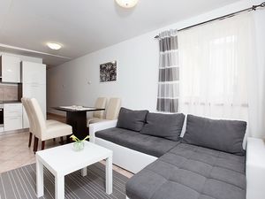 23929939-Ferienwohnung-3-Opatija-300x225-3