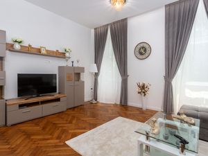 23766501-Ferienwohnung-6-Opatija-300x225-1