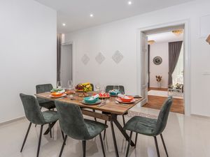 23766501-Ferienwohnung-6-Opatija-300x225-4