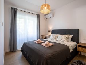 24016423-Ferienwohnung-4-Opatija-300x225-5