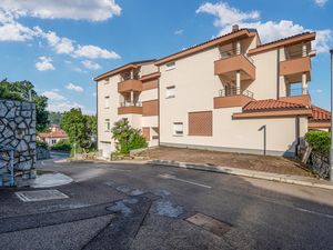 24043885-Ferienwohnung-7-Opatija-300x225-3