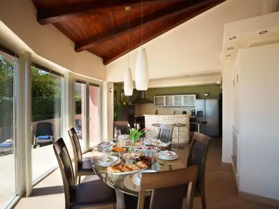 DiningRoom