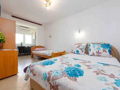 Ferienwohnung für 3 Personen (30 m²) in Orebić 6/10