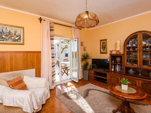 23393356-Ferienwohnung-4-Orebić-300x225-1