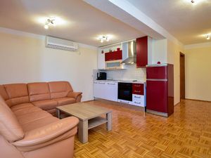 23297971-Ferienwohnung-6-Orebić-300x225-4